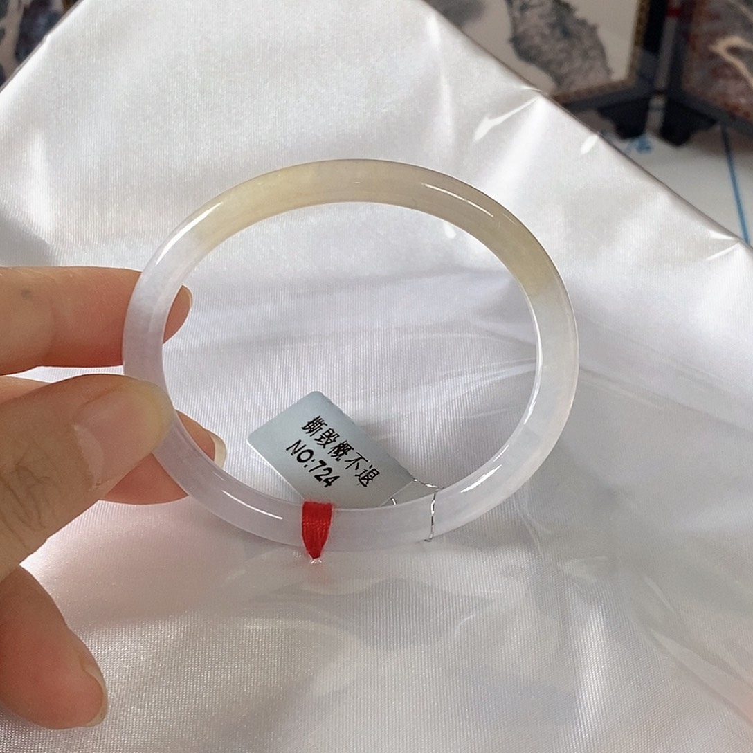 翡翠未镶嵌手镯（贵妃镯）53