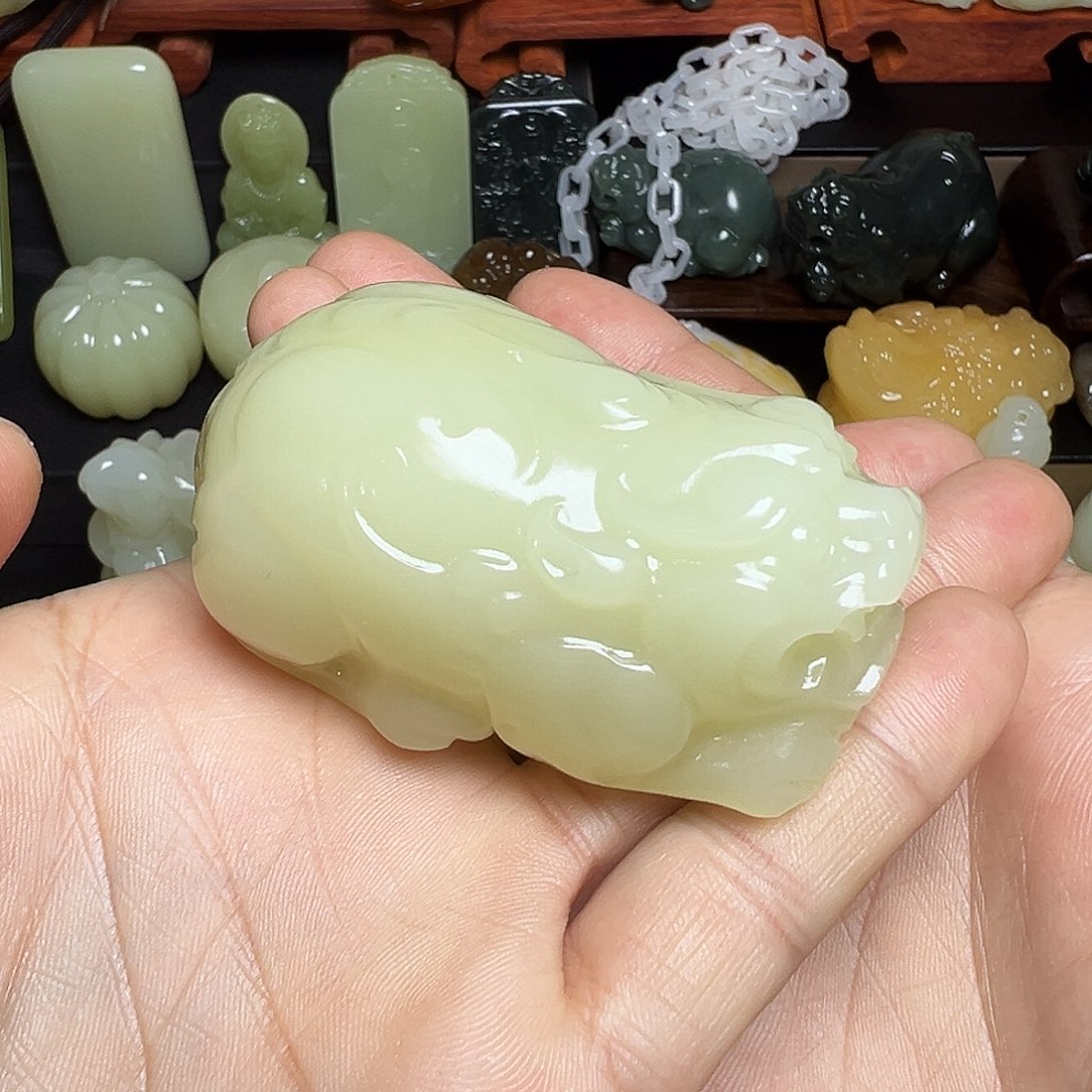 玉新疆天然料子精品