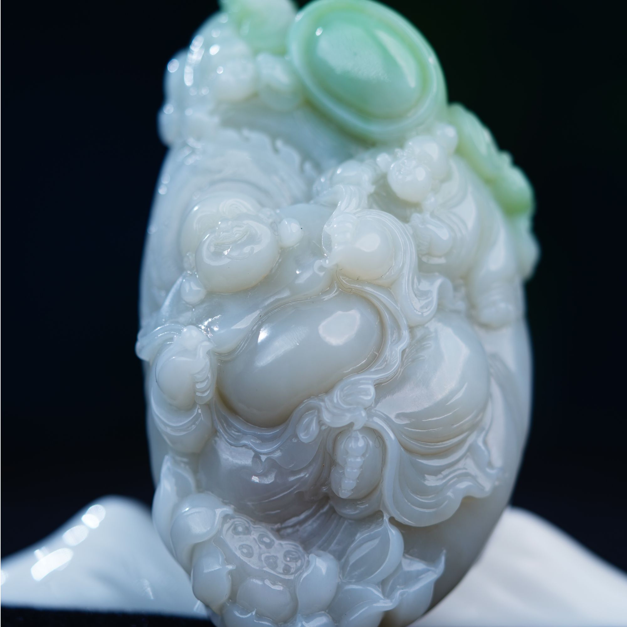 和田玉青海野牛沟翠青藕粉弥勒佛手把件 346.85g L251027080 B