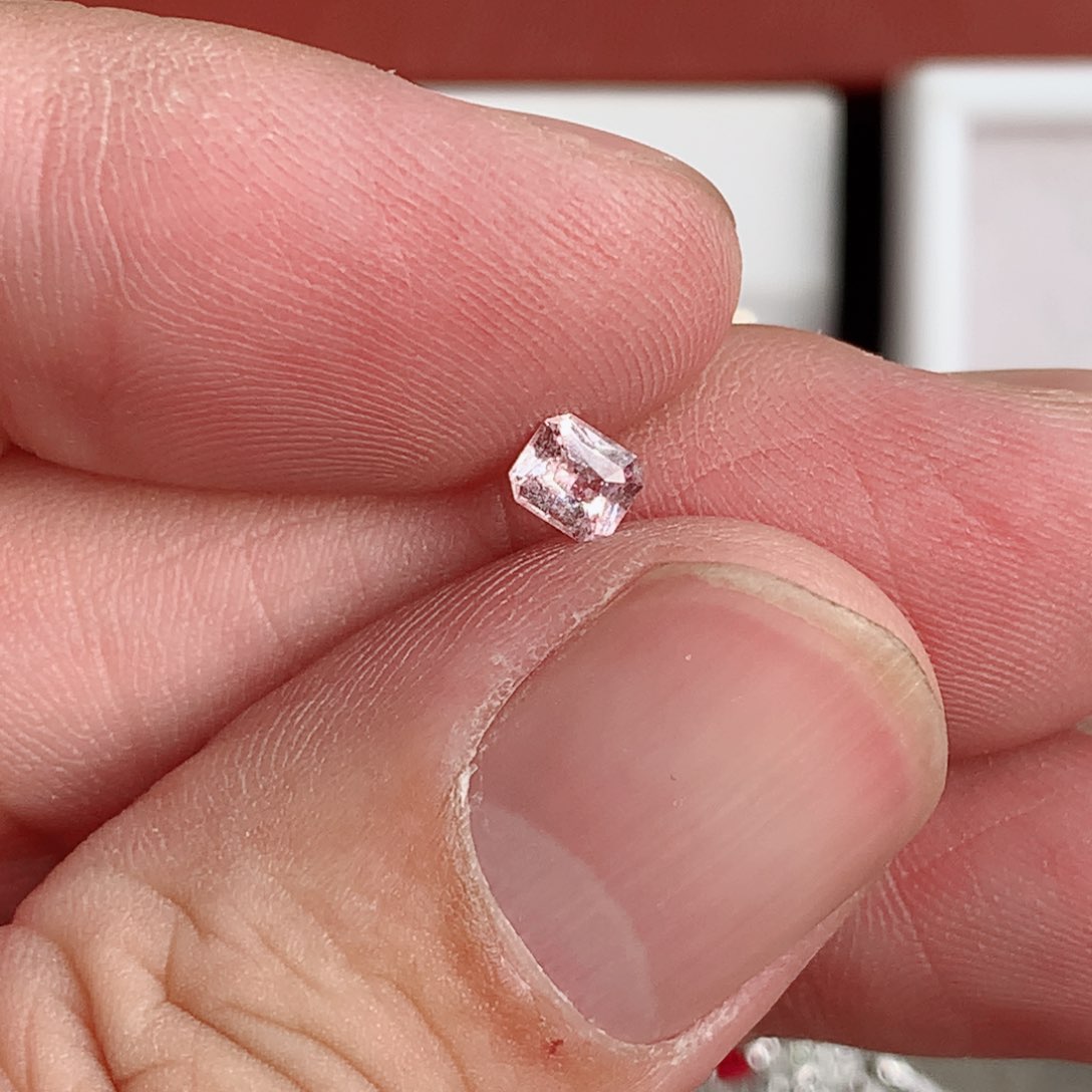 蓝宝石裸石未镶嵌0.36ct 无烧蓝宝石