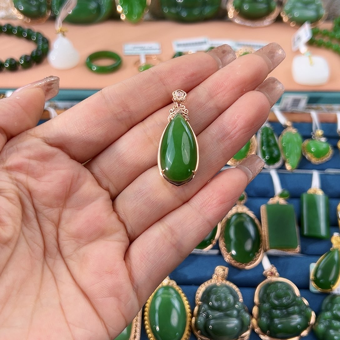 和田玉（碧玉）18K金镶嵌吊坠(不含链)