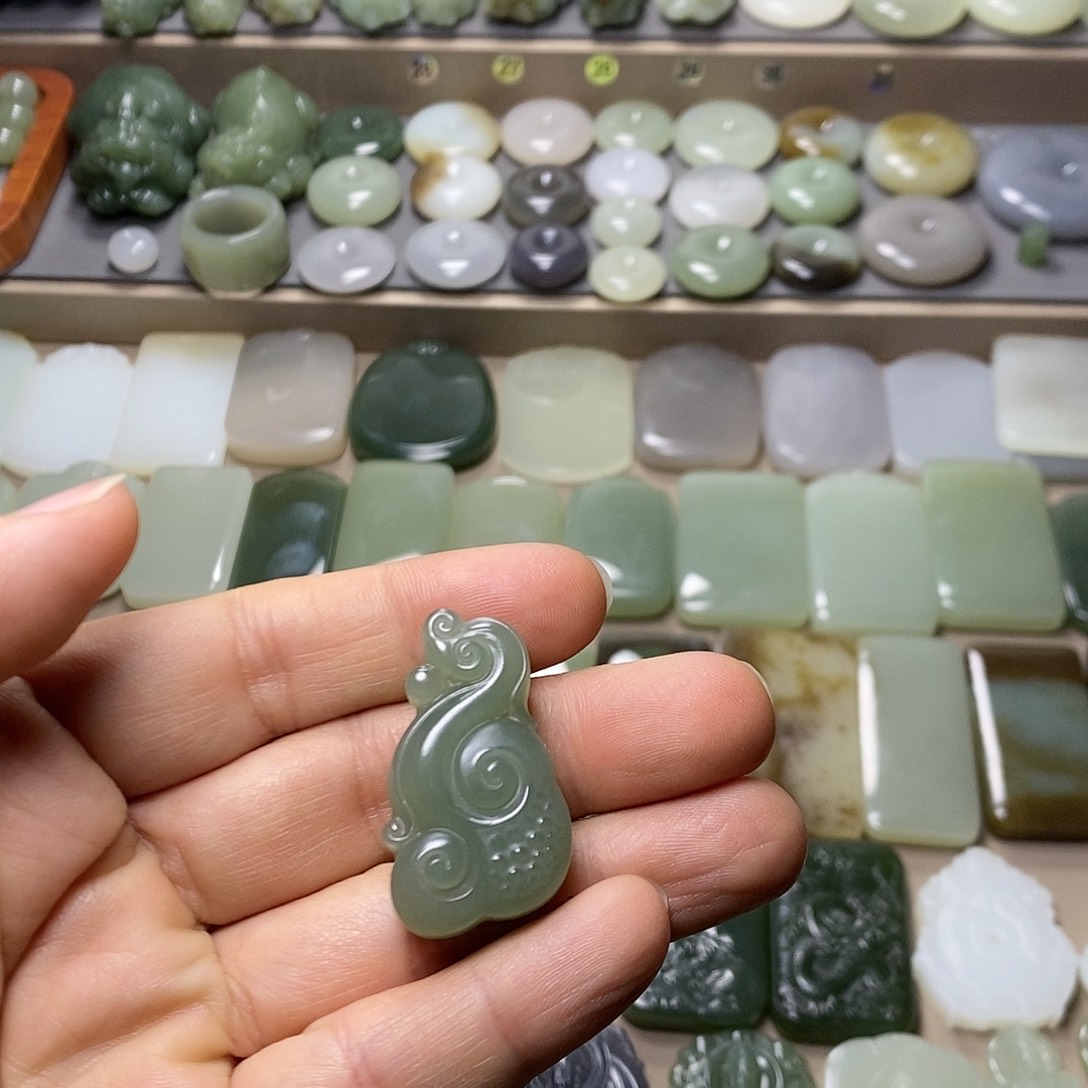 和田玉颈饰未镶嵌