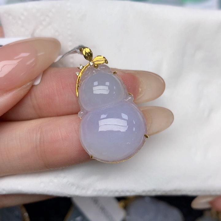 翡翠18K金镶嵌颈饰翡翠