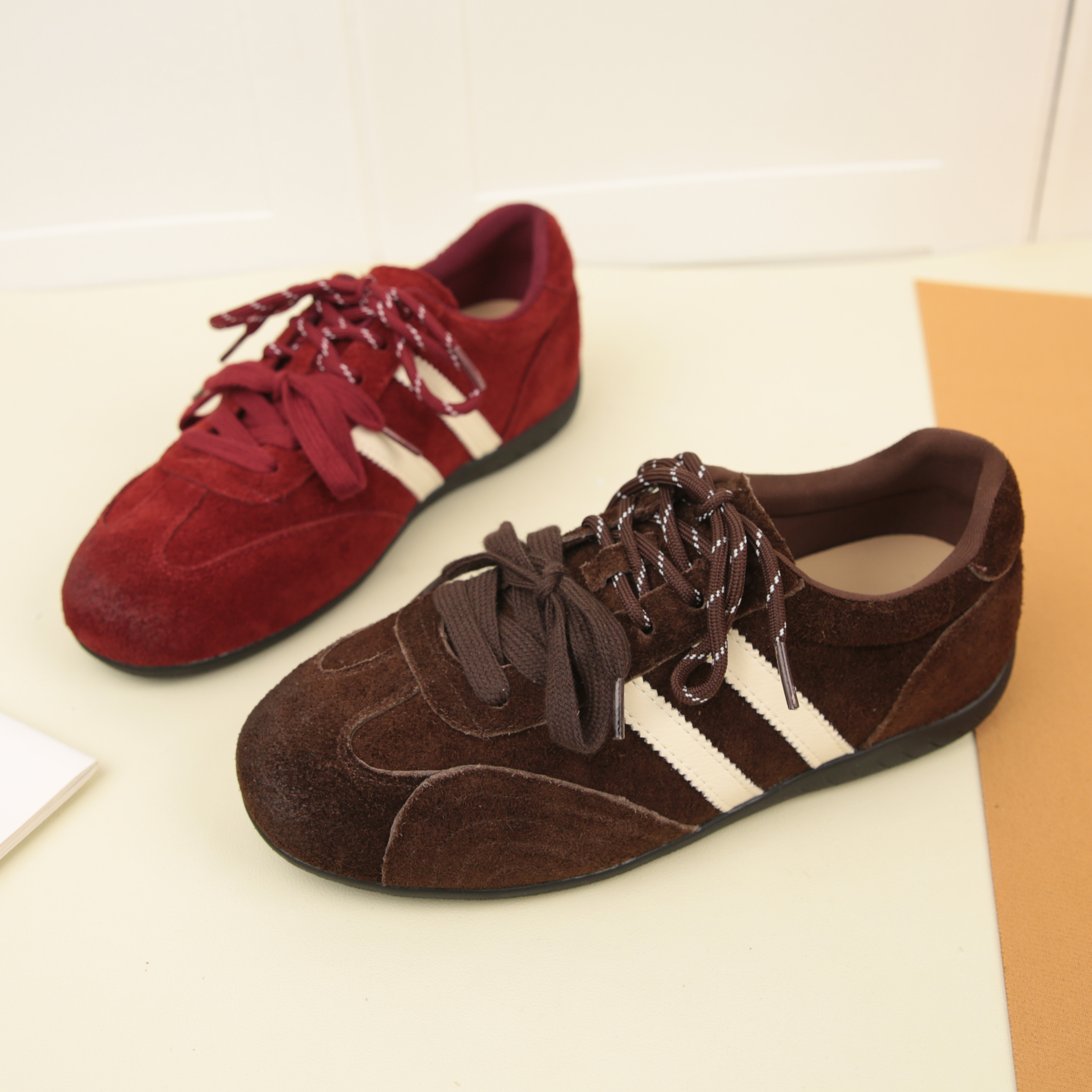 4045秋季新款复古真皮擦色圆头德训鞋女双系带舒适软底芭蕾板鞋