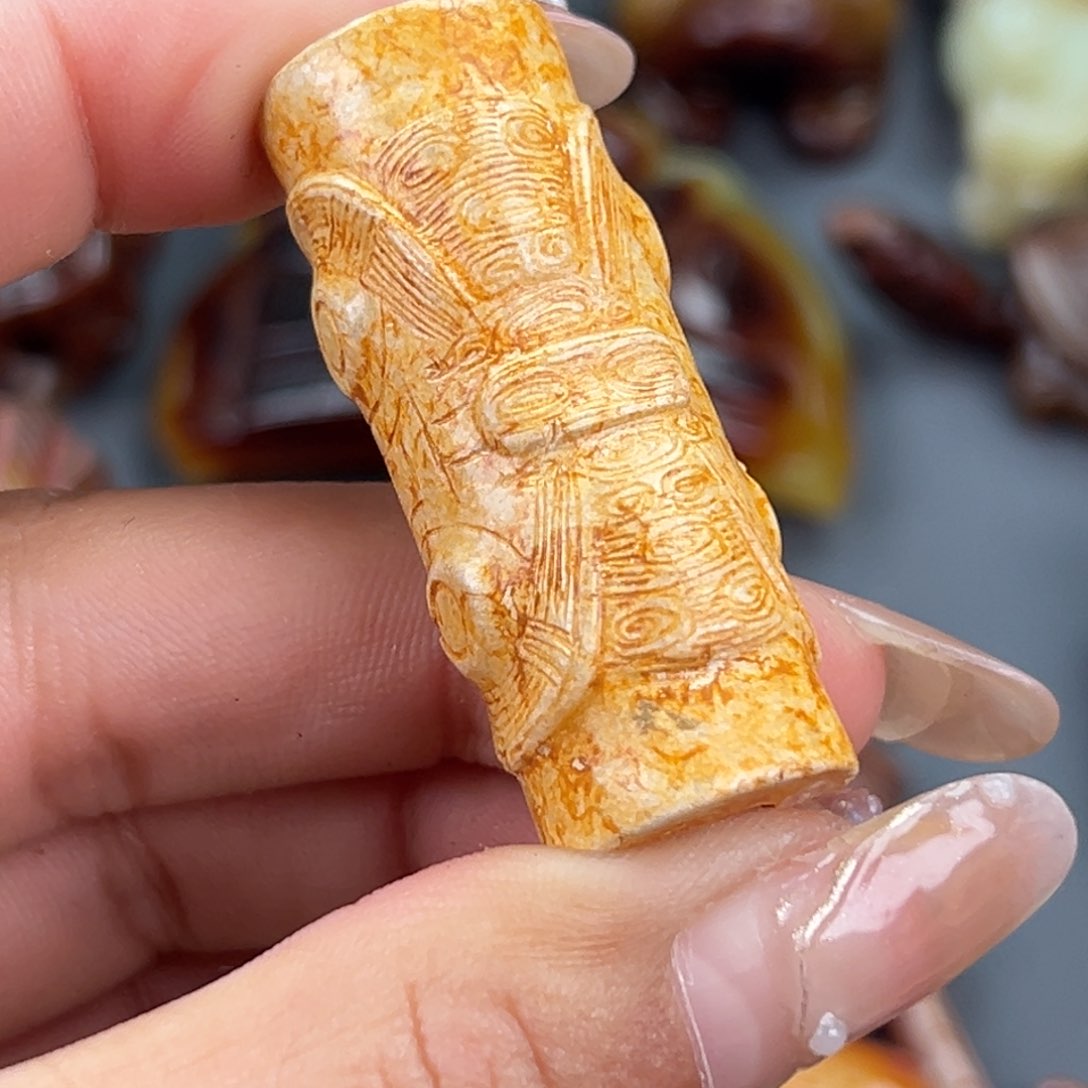 和田玉未镶嵌颈饰末*