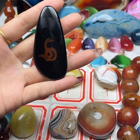 玛瑙/玉髓颈饰未镶嵌