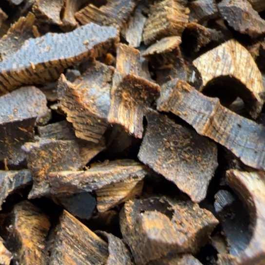 沉香摆件海南莺歌绿原料50克