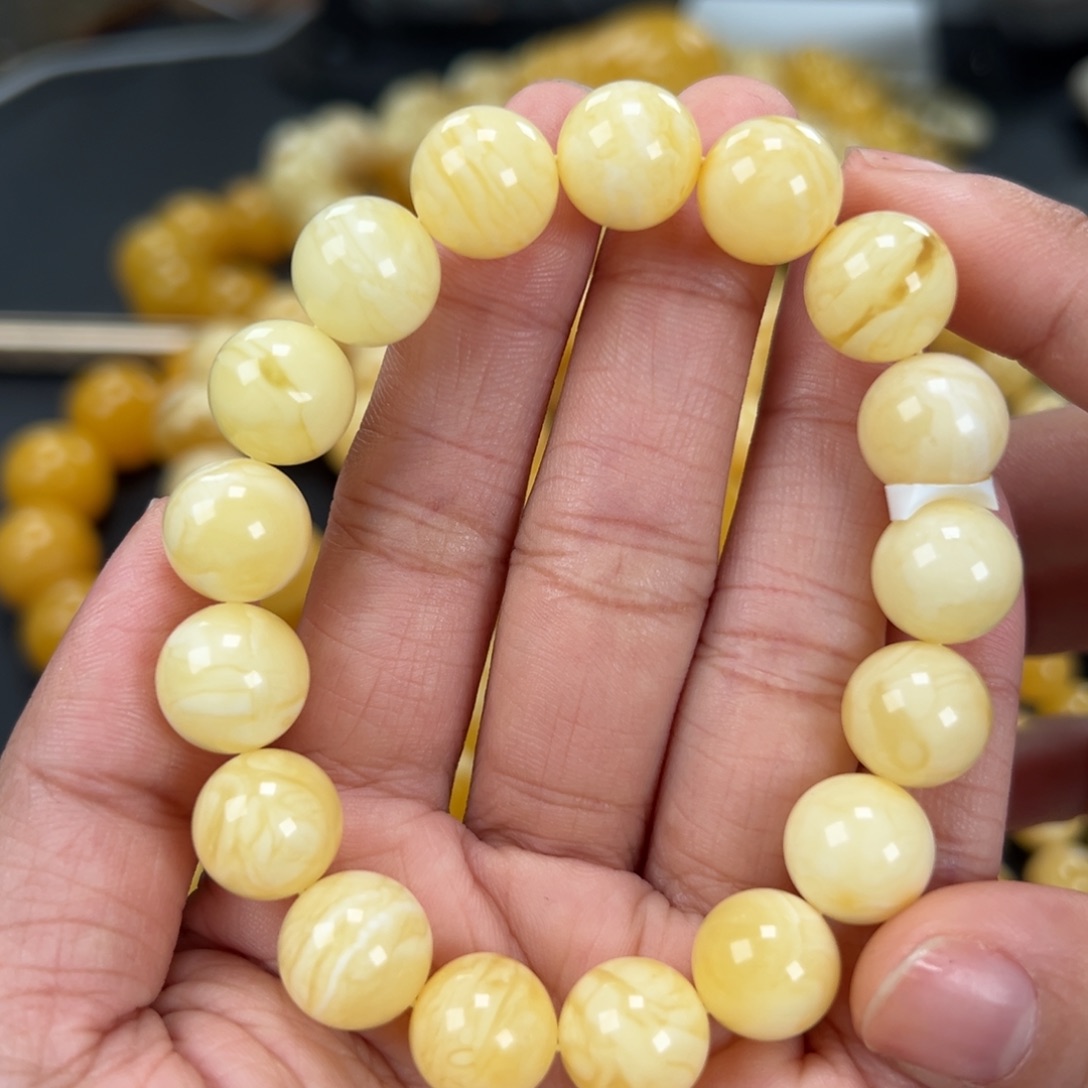 琥珀未镶嵌手链17.7克