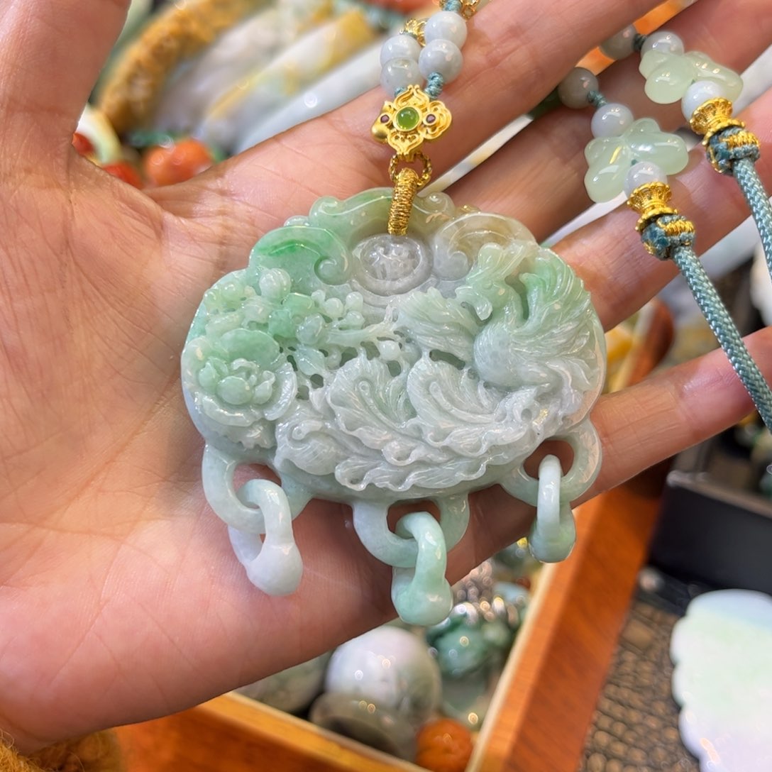 翡翠颈饰未镶嵌待编款