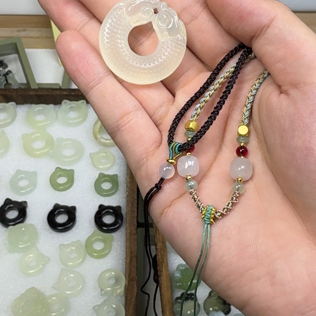 蛇纹石玉吊坠未镶嵌.***.