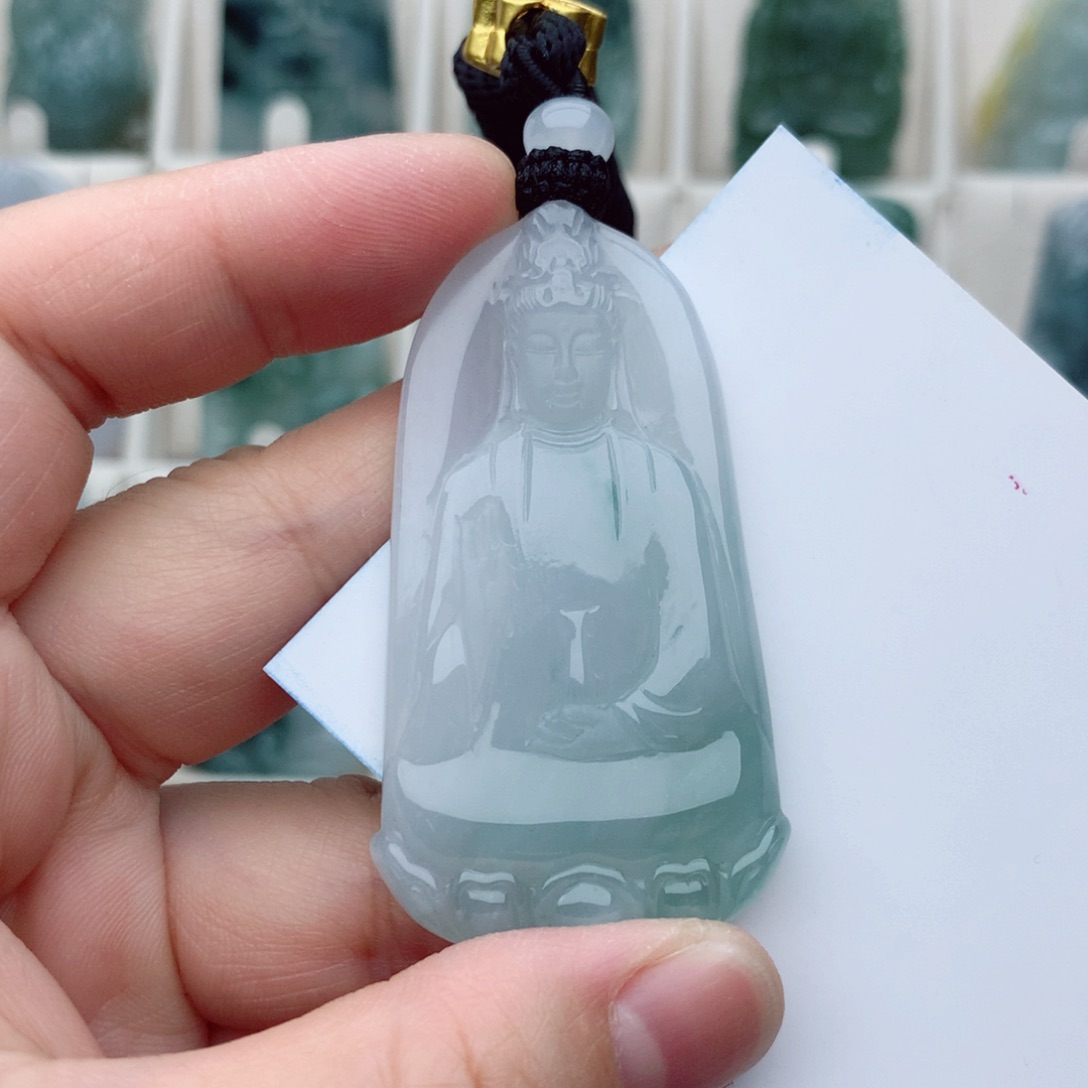 翡翠未镶嵌颈饰素衣观音