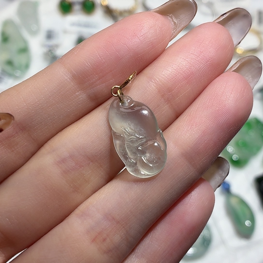 翡翠18K金镶嵌颈饰