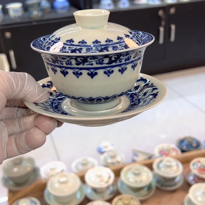 瓷片白青花宝相元宝盖碗