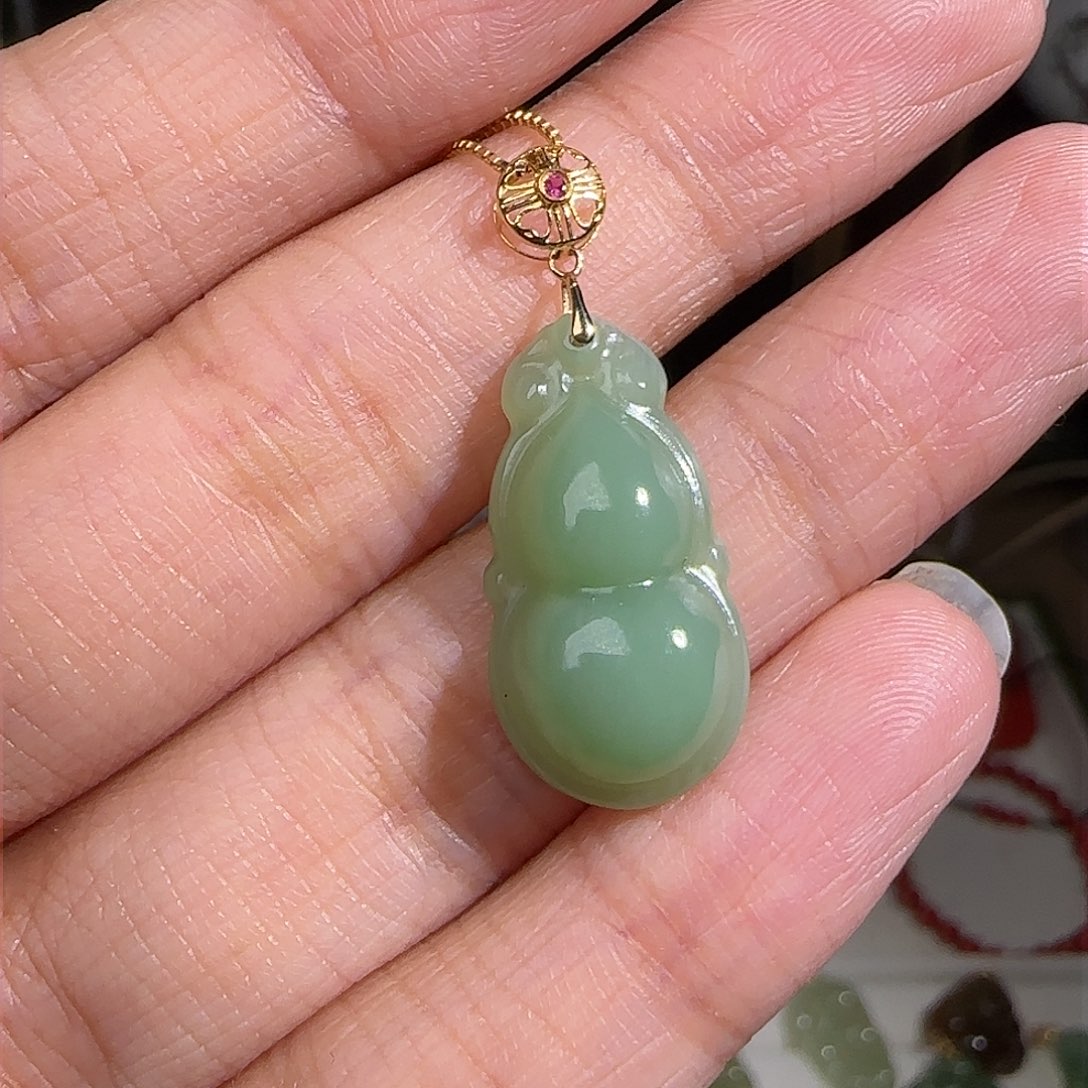 和田玉颈饰18K金镶嵌