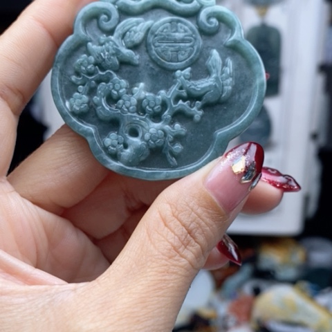 翡翠颈饰未镶嵌翡翠