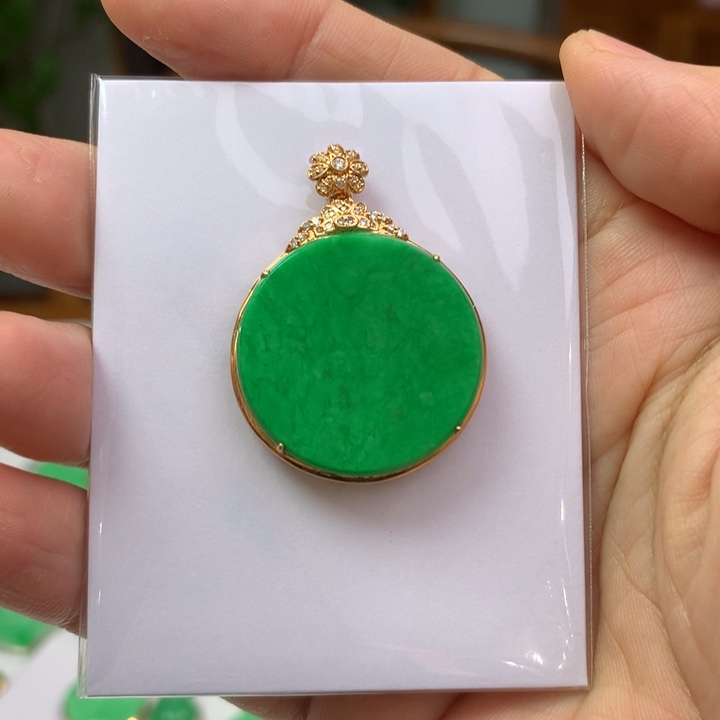 翡翠18K金镶嵌颈饰翡翠首饰