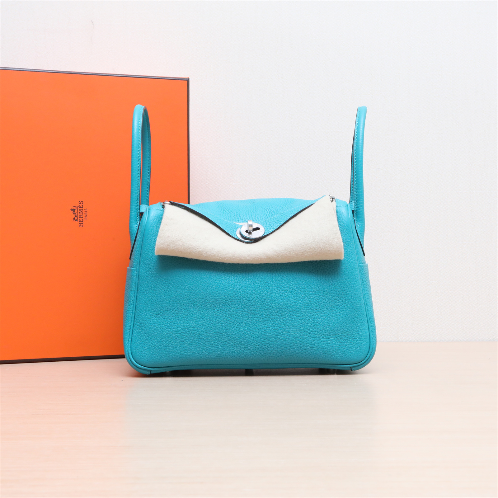 95新 Hermes/爱马仕 【小花Han】琳迪包 26 孔蓝 TC皮 T刻 包