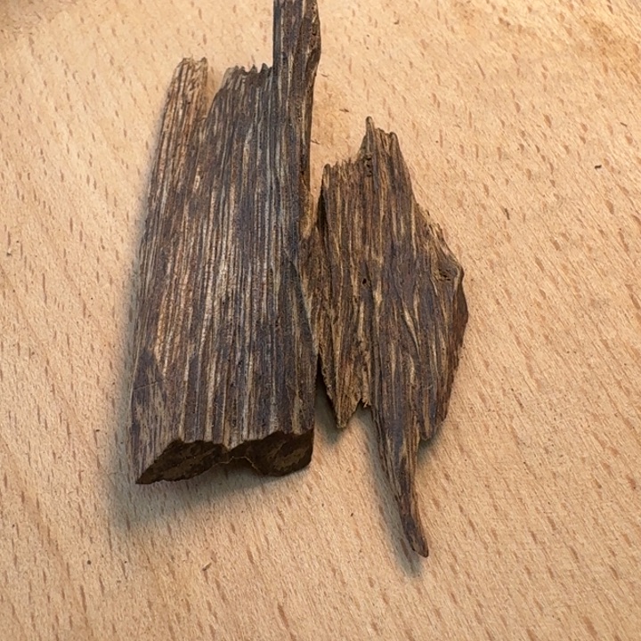 柬埔寨树心油3.8克。
