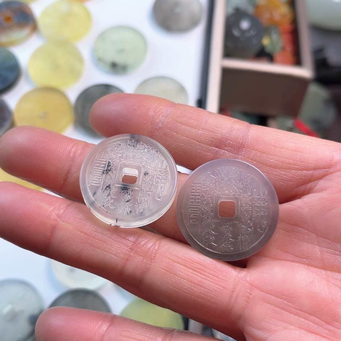 蛇纹石玉原石未镶嵌麦**夫