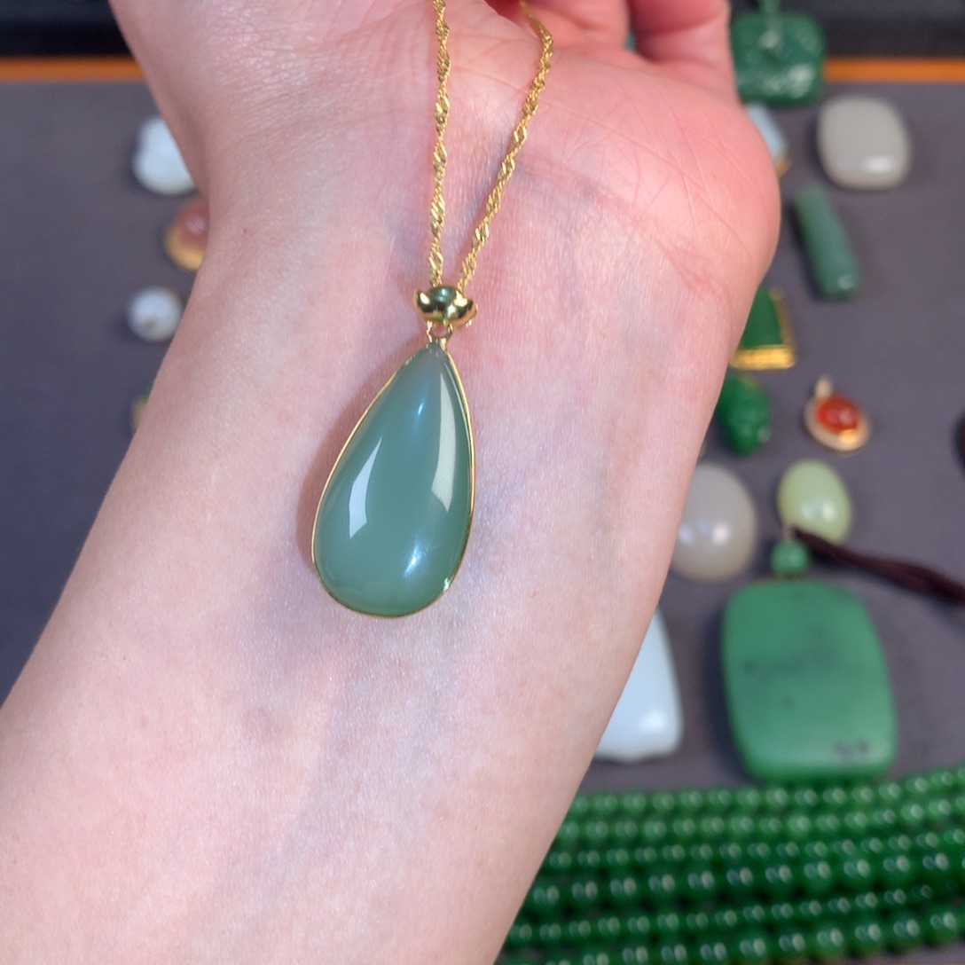 和田玉颈饰18K金镶嵌