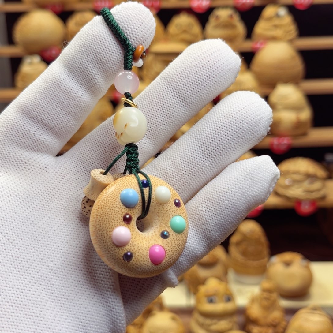 竹浅*竹根雕面包手把件