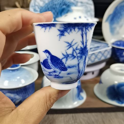 微瑕景德镇陶瓷青花闻香杯