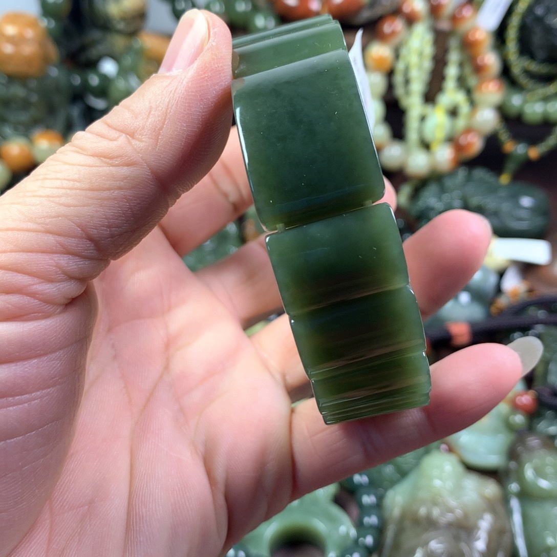 透闪石质玉手链未镶嵌老*人