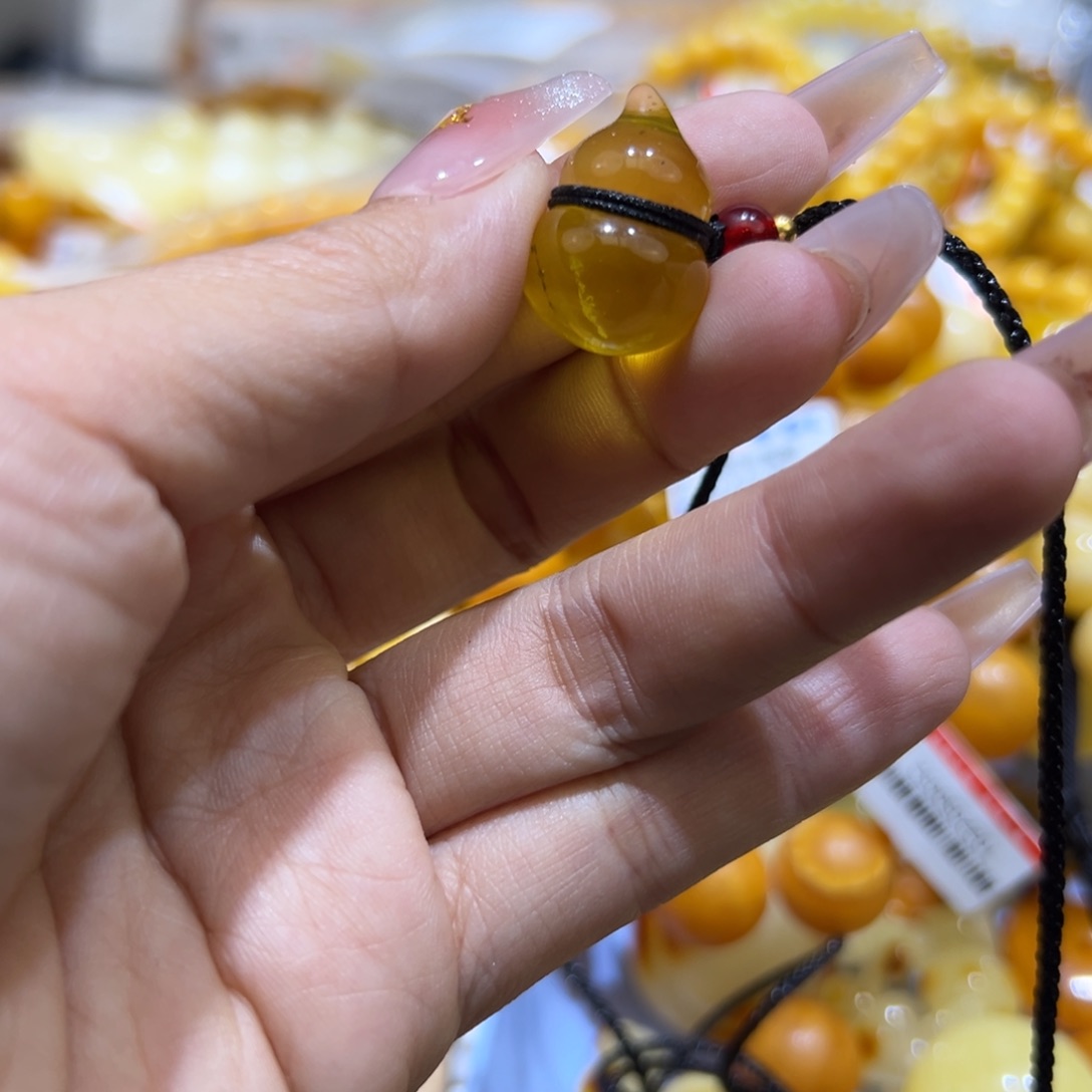 琥珀珠宝奇石未镶嵌