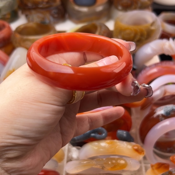 玛瑙/玉髓手镯未镶嵌56口