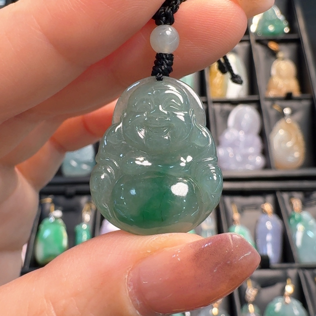 翡翠未镶嵌颈饰佛公