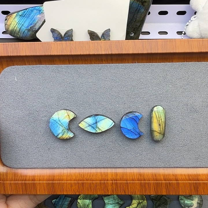 阿***_未镶嵌长石颈饰小燕子！拉长石！