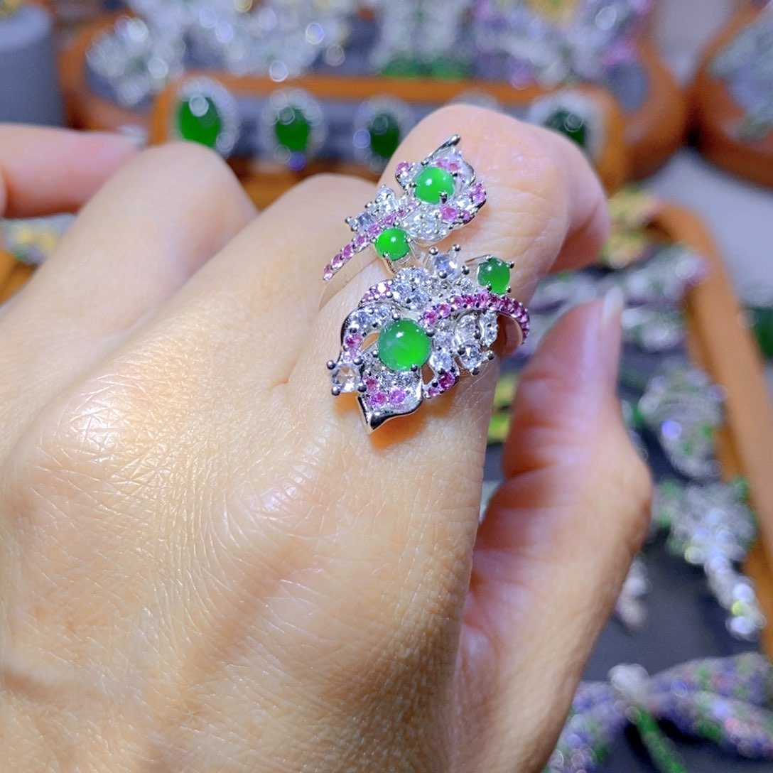 翡翠颈饰银S925镶嵌天然翡翠