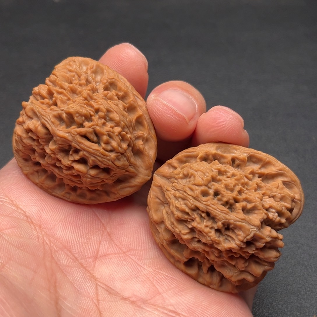 文玩核桃吊坠三角疆