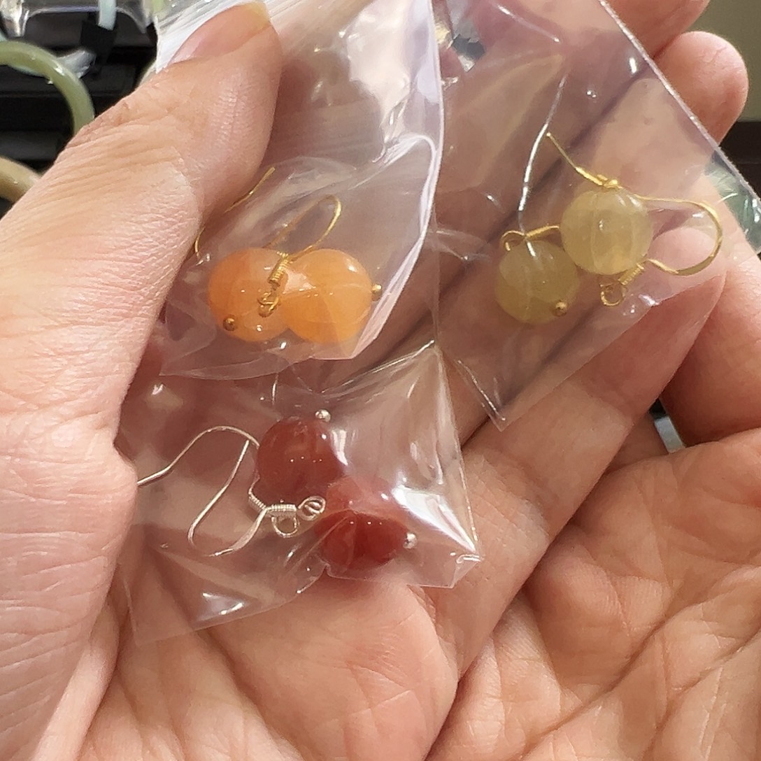 石英质玉（金丝玉）合金耳环