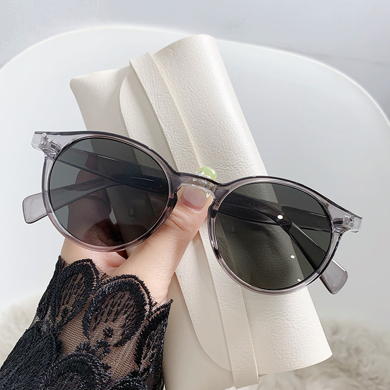 小圆款米钉小脸墨镜韩版超轻网红圆框防紫外线开车司机显瘦太阳镜