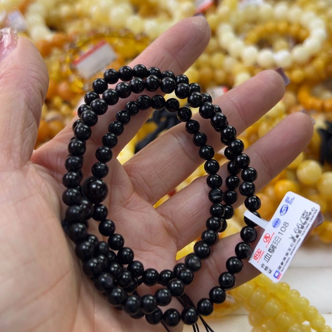 琥珀珠宝奇石未镶嵌