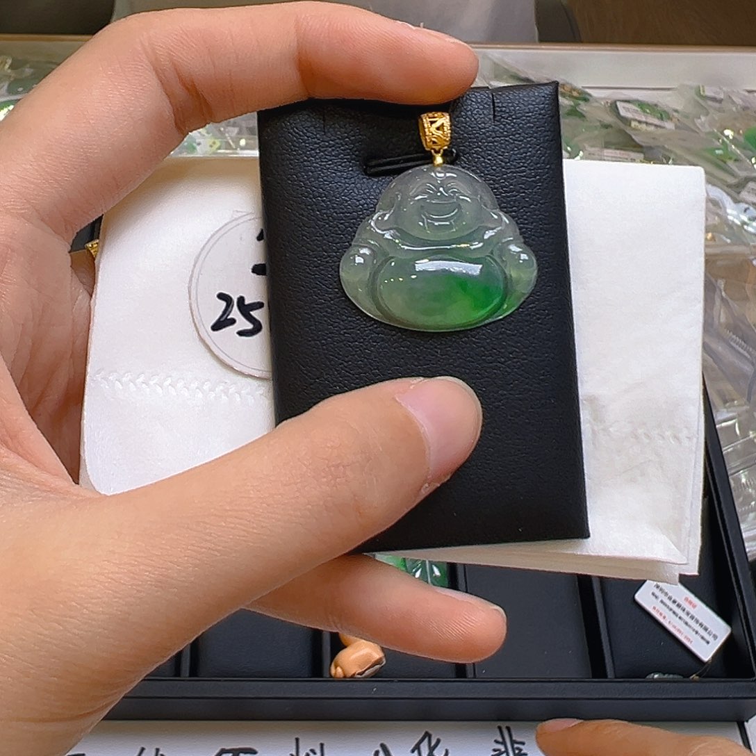 翡翠颈饰18K金镶嵌翡翠