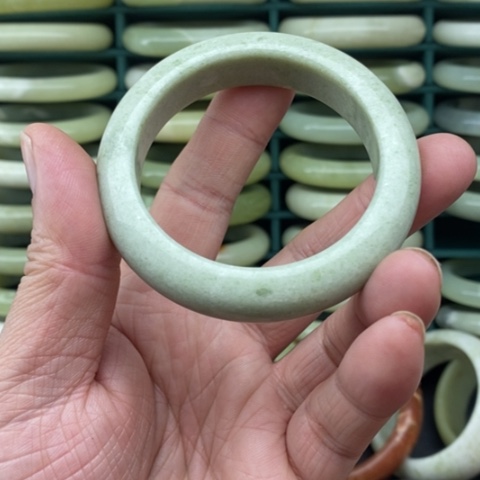 未镶嵌蛇纹石玉手镯小*
