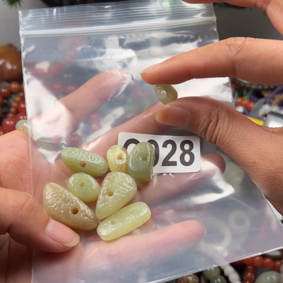 和田玉未镶嵌珠宝奇石