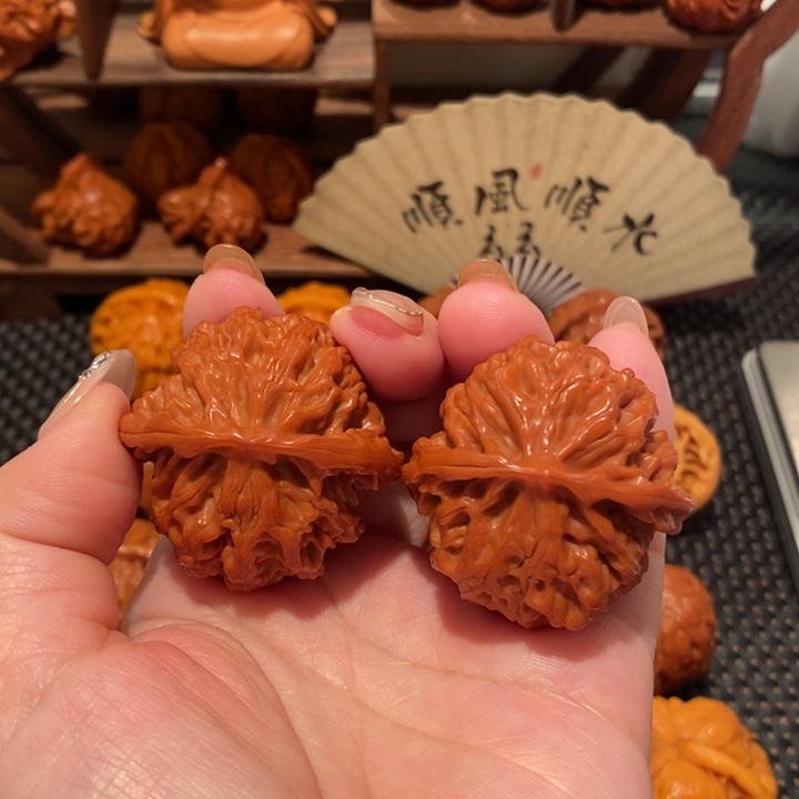 文玩核桃吊坠没****。苹果园752