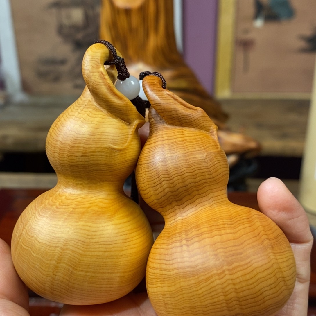 柏木（崖柏）一对。