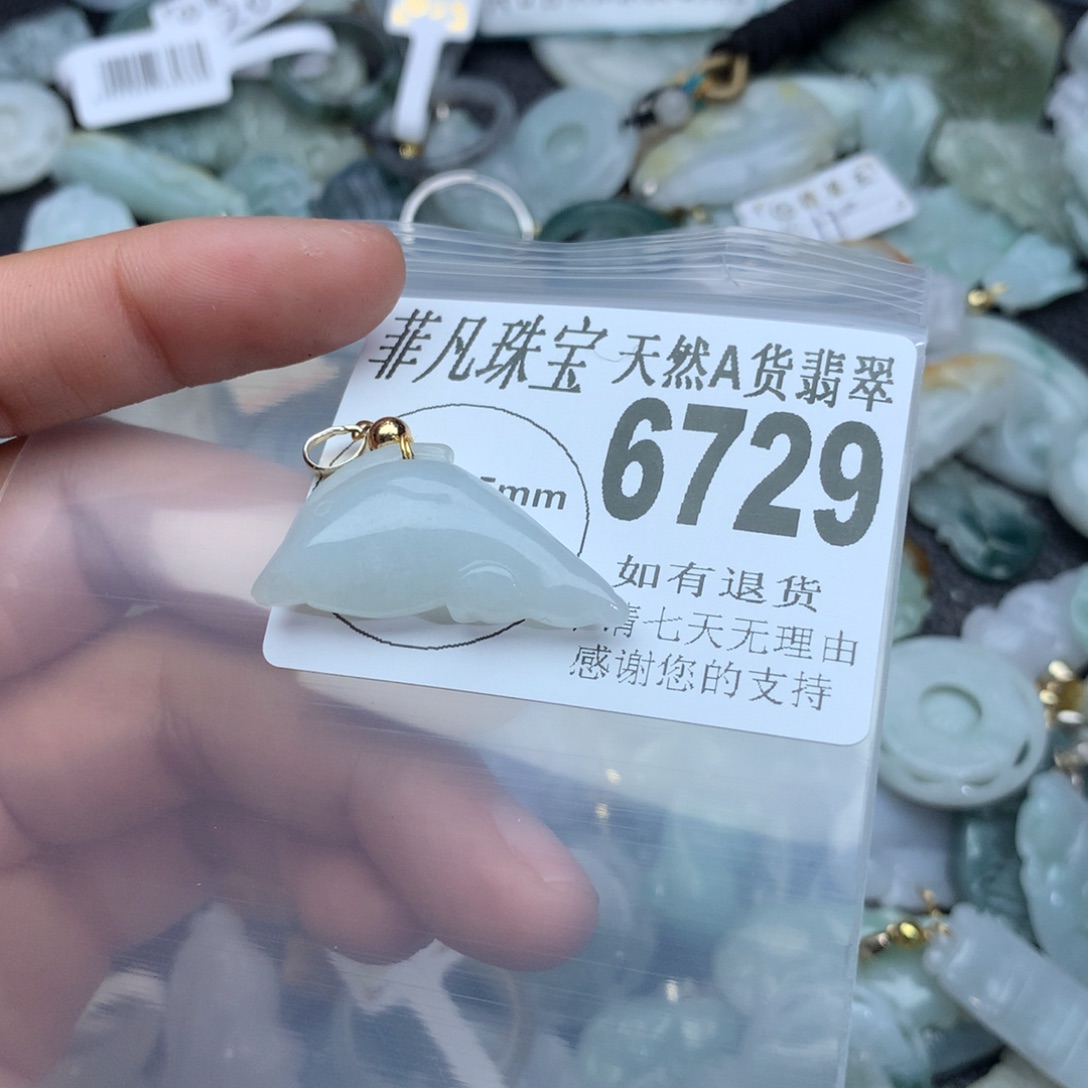 翡翠颈饰未镶嵌6729。