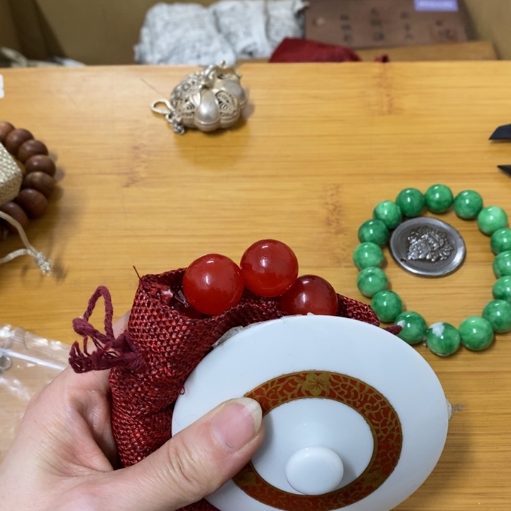 瓷片哈中古工艺品一件