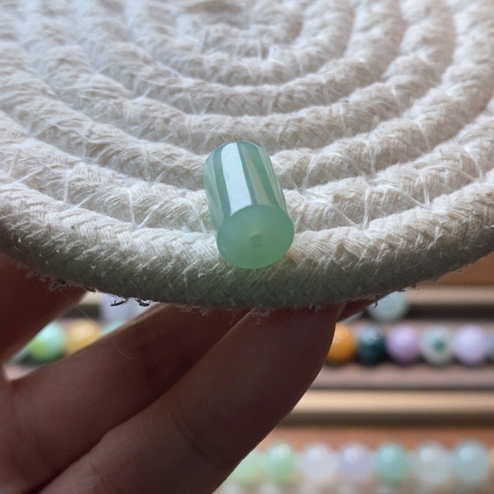 未镶嵌定制翡翠冰绿桶珠 买断不退换