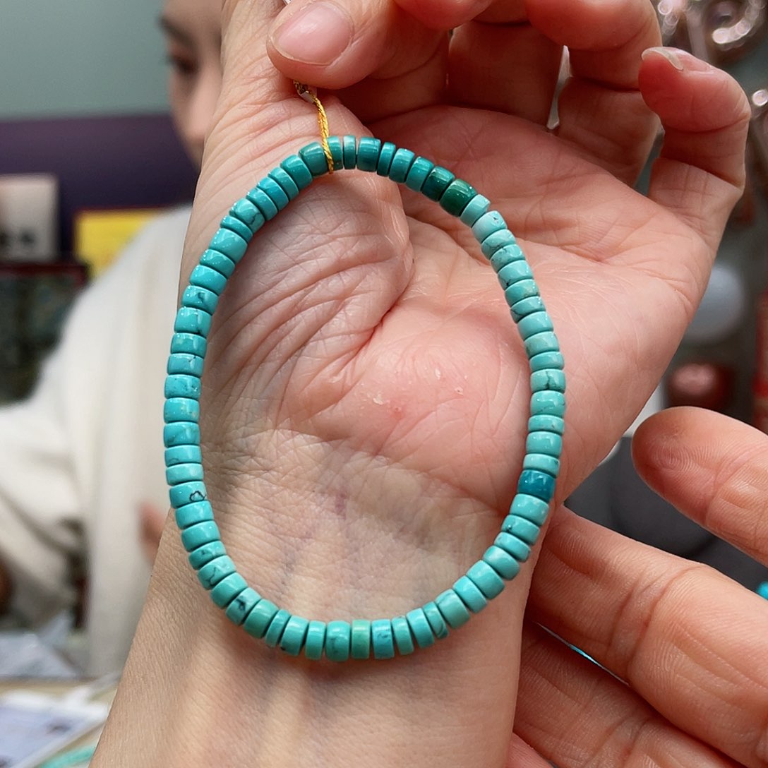 绿松石颈饰未镶嵌
