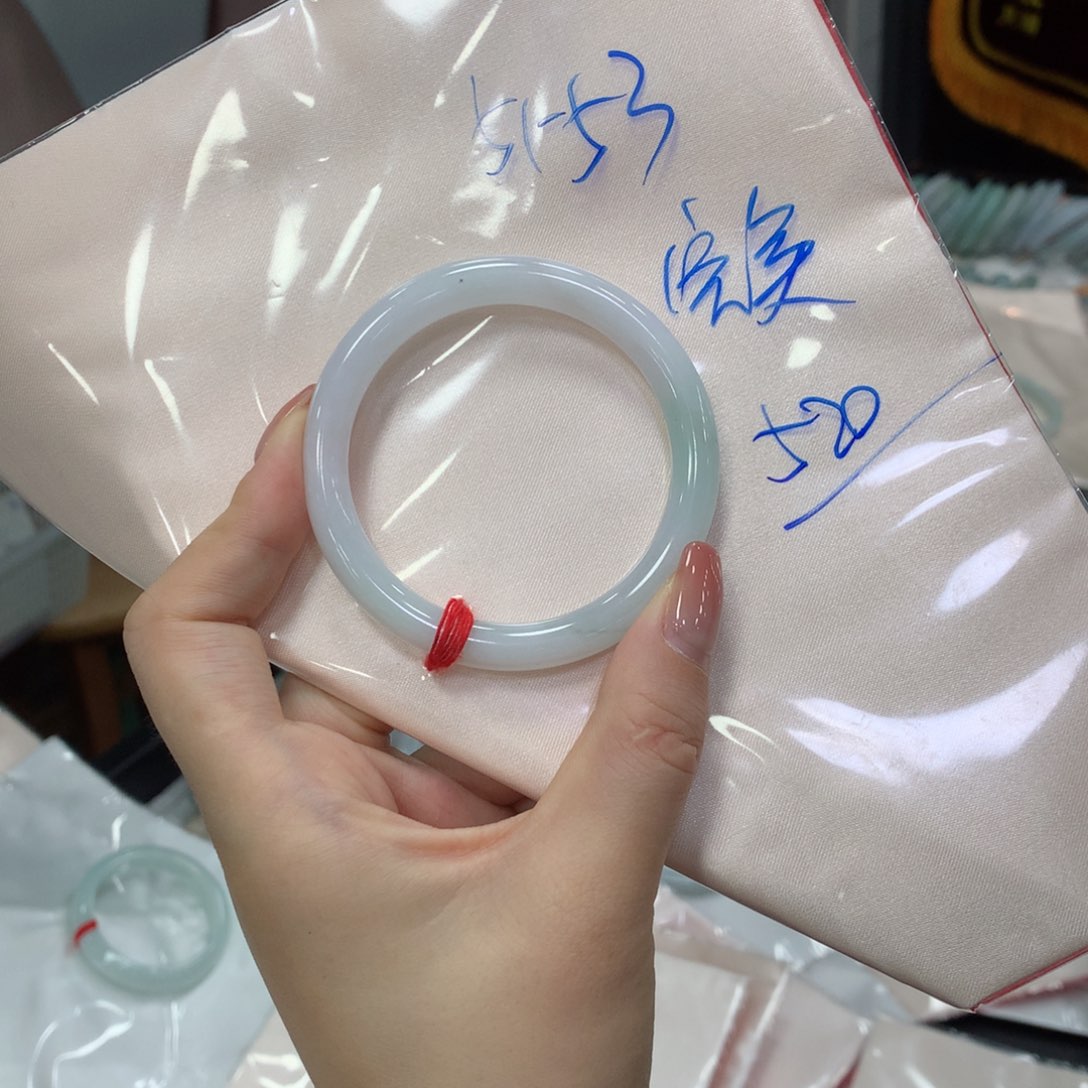 翡翠手镯未镶嵌买断