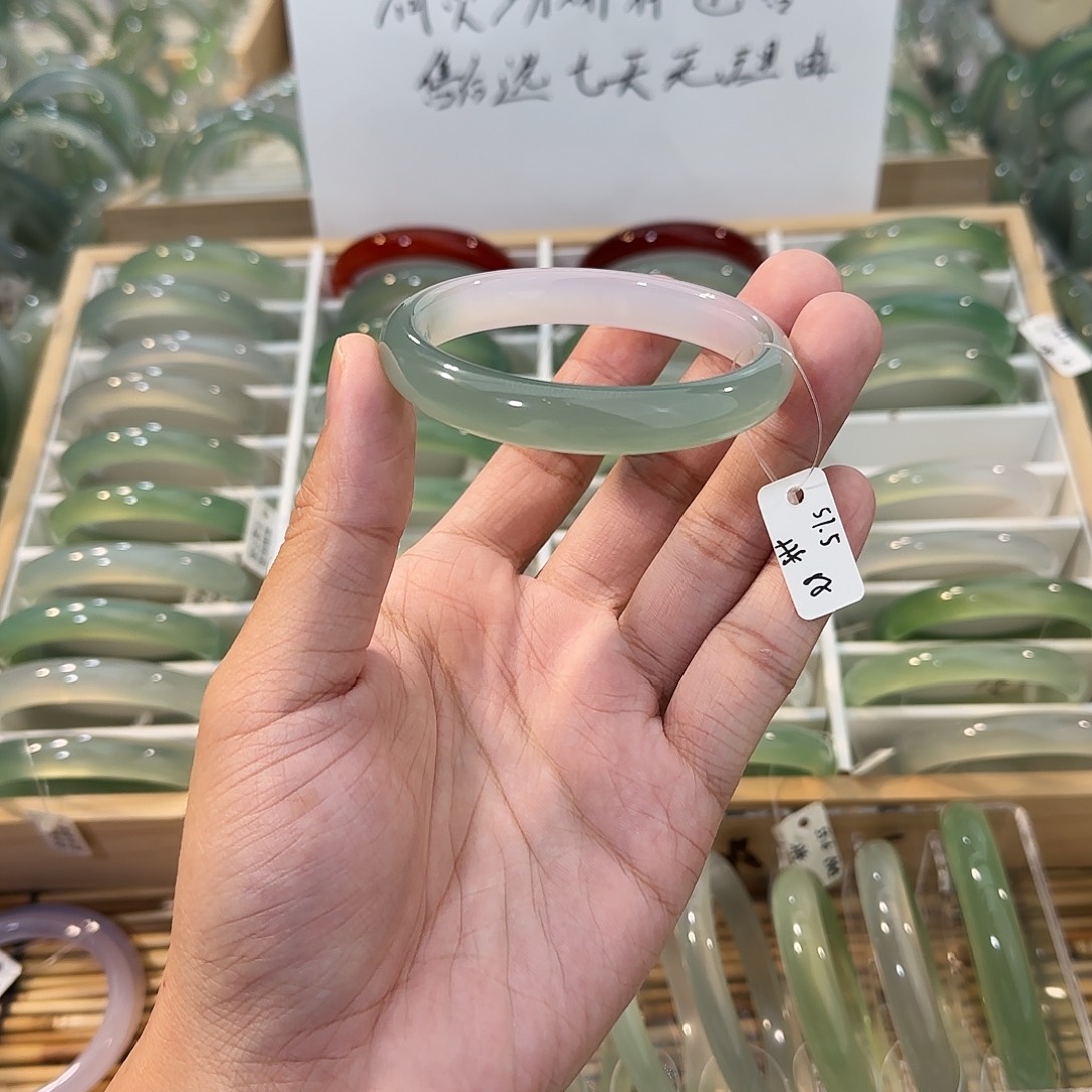 玛瑙/玉髓未镶嵌手镯圈口57.5