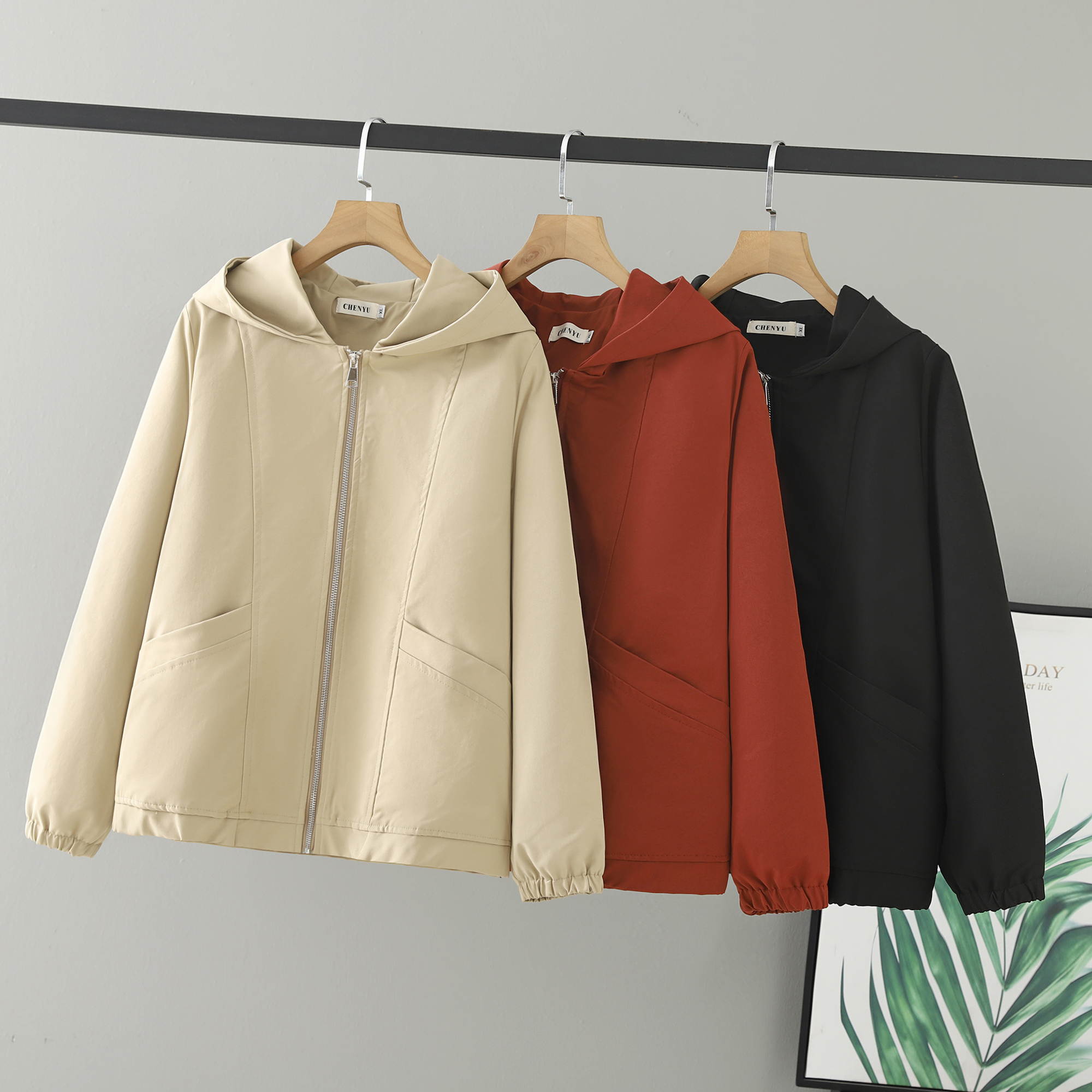 2025新款胖妹妹秋装大码女装上衣连帽纯色中年大口袋夹克衫女外套