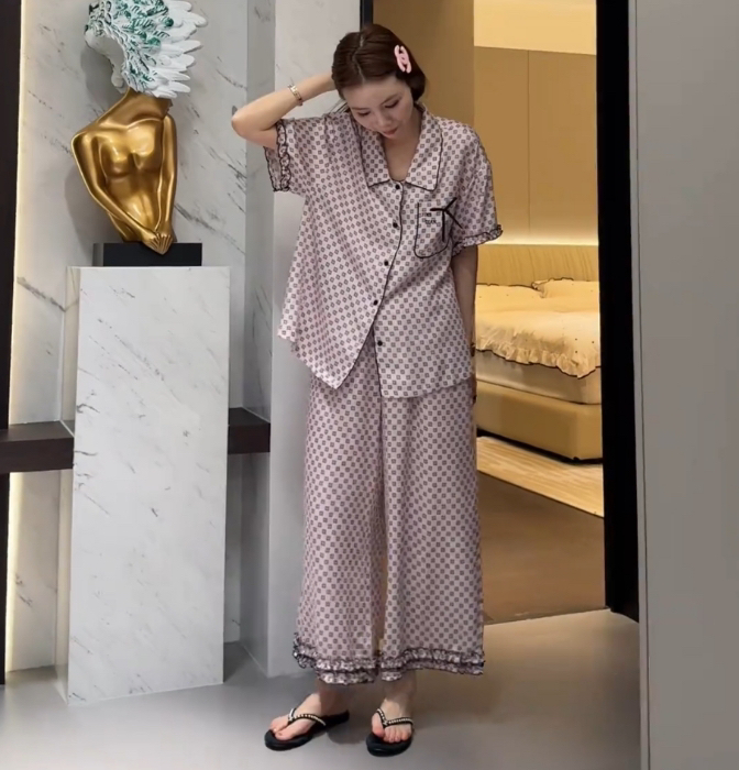 100%天丝轻奢阔腿睡衣女夏季薄款宽松韩版减龄家居服两色睡衣套装