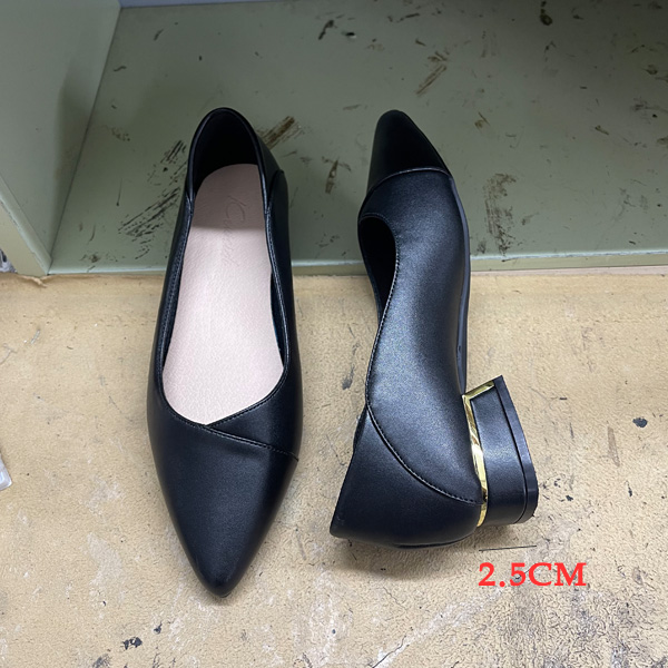 真皮粗跟单鞋女小尖头低跟2.5CM舒适不累脚软底软面职业上班鞋